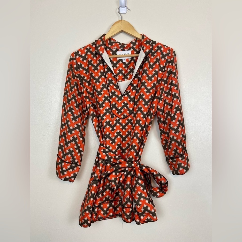 Elizabeth McKay 100% Silk Blouse Top Shirt in Thatch Preppy Contemporary